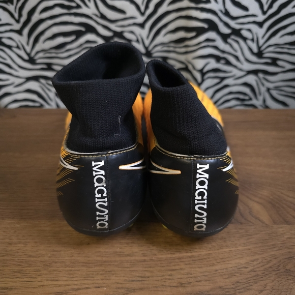 X AUC 0108 Thrifted Mens Sz. 10 Nike Phantom Rubber Cleats GWOSLOO1.30 - Picture 2 of 5